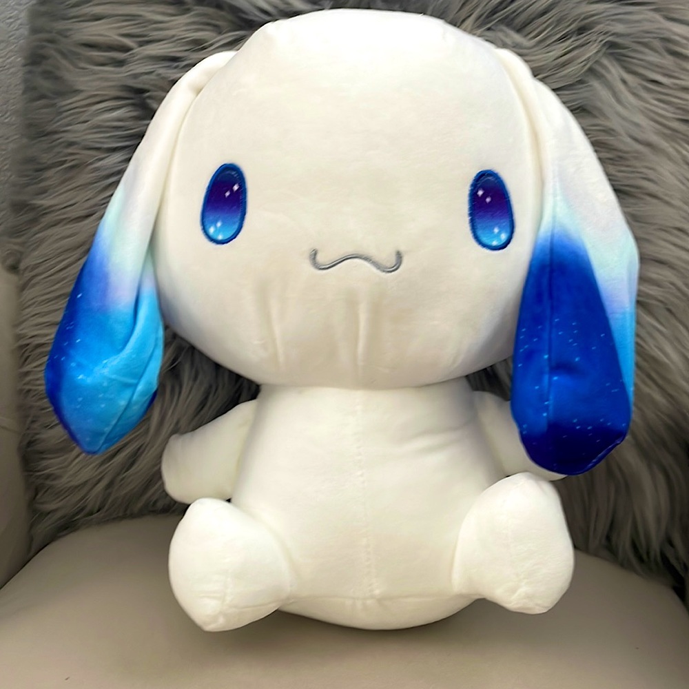 ♡NWOT cinnamoroll starry stuffed animal♡